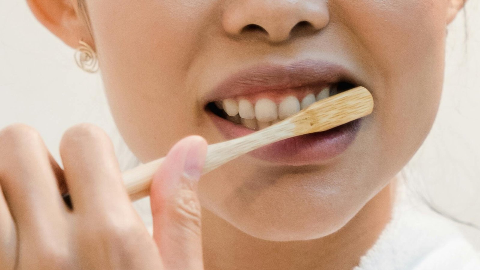 Santé bucco-dentaire : Quelle est la meilleure façon de se brosser les dents ?